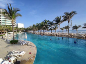 La Isla Residences - Coral Living
